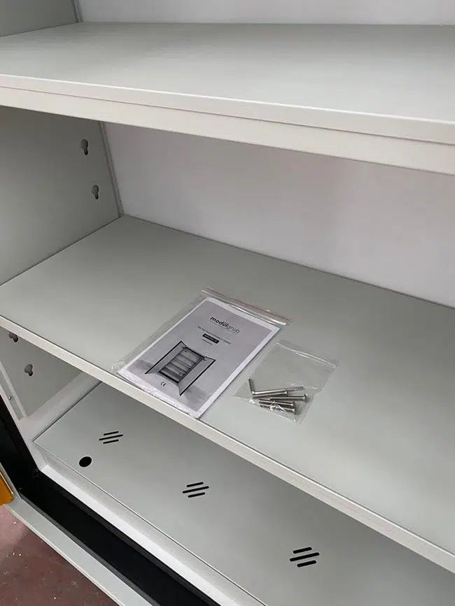 Yanıcı Maddeleri Saklamak için Dolabı